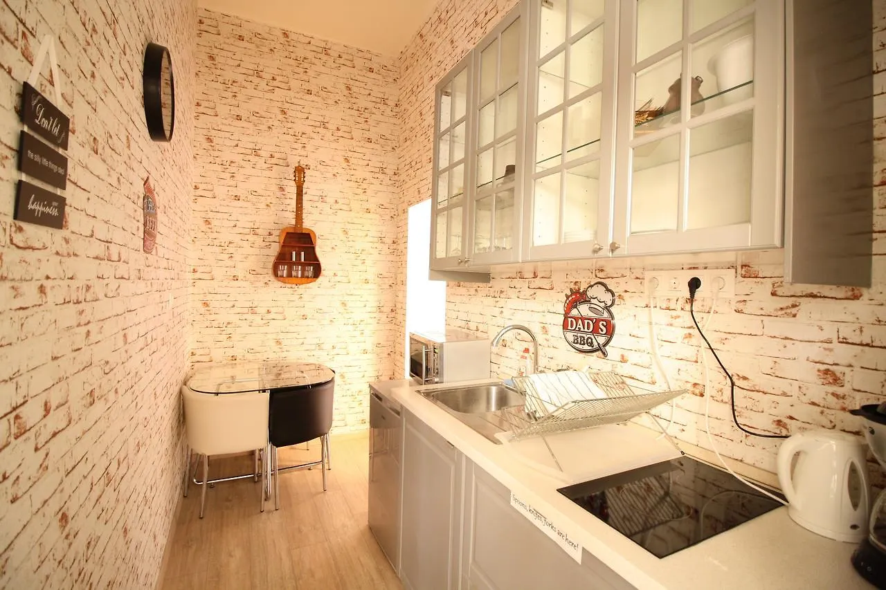 Susan Apartment Near Blaha Lujza Square Budapest Hungary
