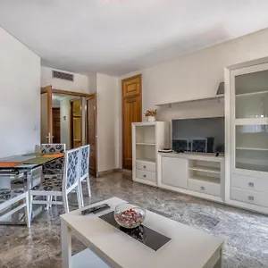 https://apartamento-ronda-de-los-tejares-parking-centro.es-andalucia.com