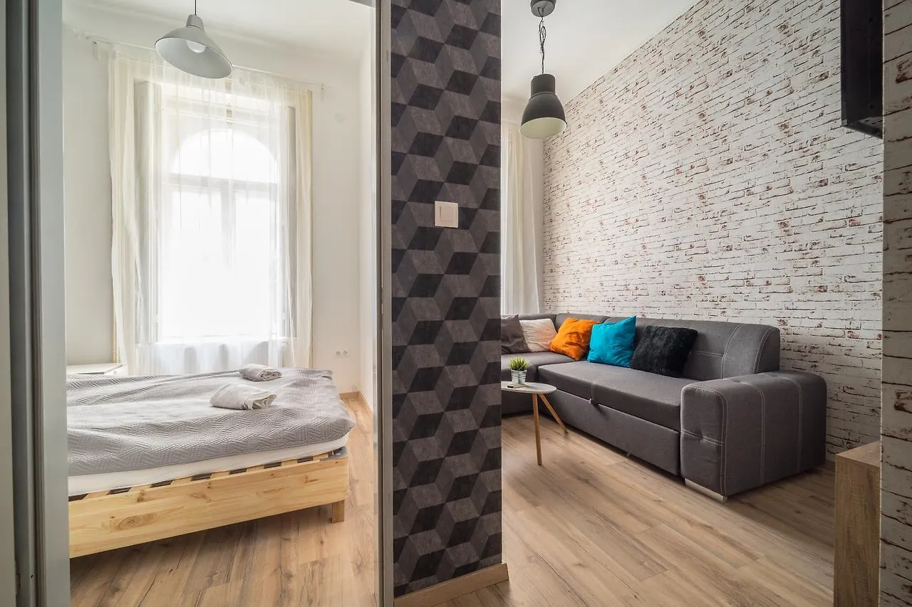Susan Apartment Near Blaha Lujza Square 布达佩斯