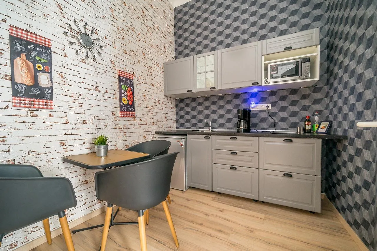 Susan Apartment Near Blaha Lujza Square Budapest